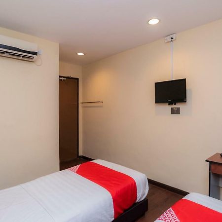 Oyo 44026 98 Hotel Johor Bahru Eksteriør bilde