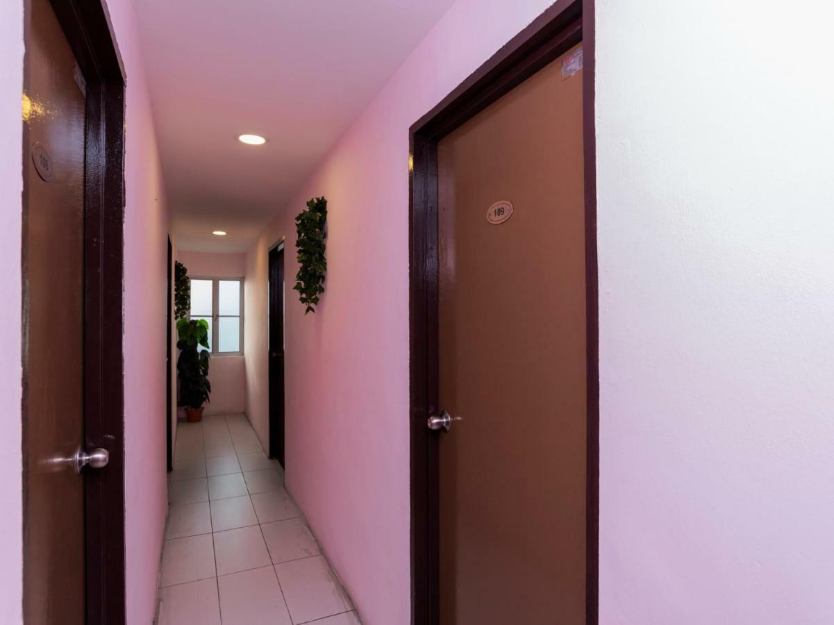 Oyo 44026 98 Hotel Johor Bahru Eksteriør bilde