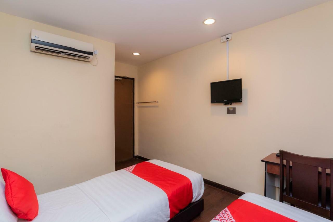 Oyo 44026 98 Hotel Johor Bahru Eksteriør bilde